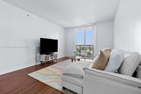 Купить кондоминиум в Майами, Флорида 2 спальни, 82.96м2, № 1972750 - фото 4