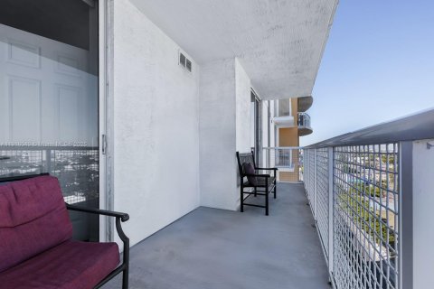 Купить кондоминиум в Майами, Флорида 2 спальни, 82.96м2, № 1972750 - фото 22