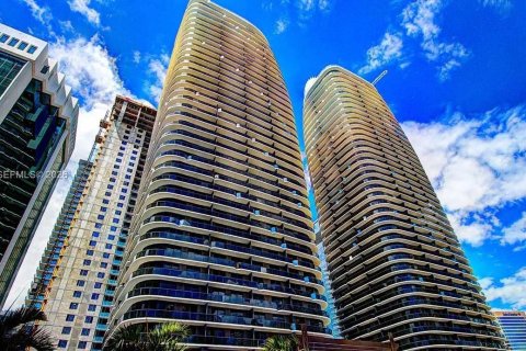 Condominio en Miami, Florida, 1 dormitorio № 2090697