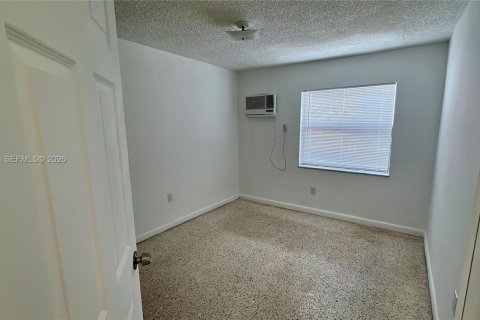 Apartamento en alquiler en Hialeah, Florida, 2 dormitorios, 74.32 m2 № 2311949 - foto 6