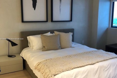 Condo in Miami, Florida, 4 bedrooms  № 1929559 - photo 9