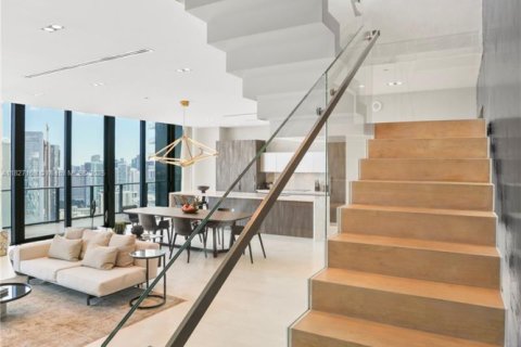 Condo in Miami, Florida, 4 bedrooms  № 1929559 - photo 17