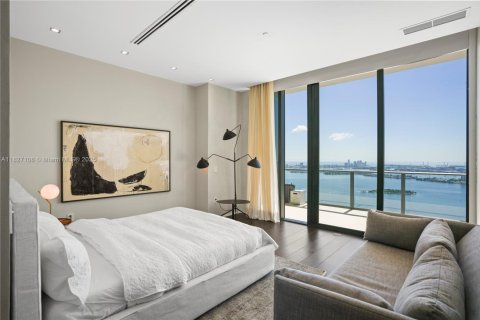 Condo in Miami, Florida, 4 bedrooms  № 1929559 - photo 23