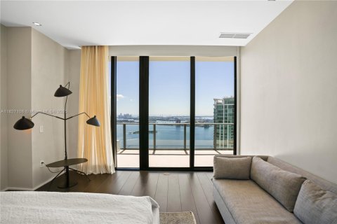 Condo in Miami, Florida, 4 bedrooms  № 1929559 - photo 26