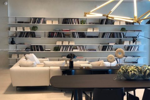 Condo in Miami, Florida, 4 bedrooms  № 1929559 - photo 3