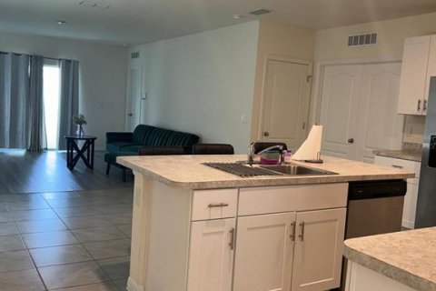 Casa en venta en Kissimmee, Florida, 3 dormitorios, 156.08 m2 № 2391504 - foto 2