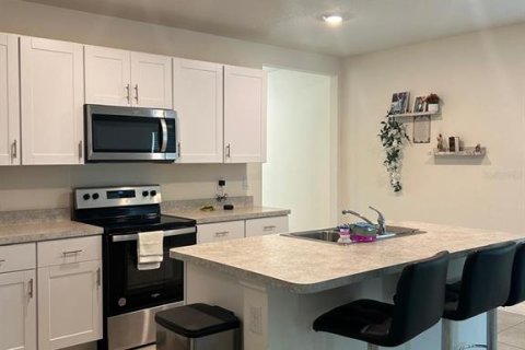 Casa en venta en Kissimmee, Florida, 3 dormitorios, 156.08 m2 № 2391504 - foto 3