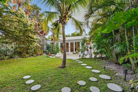 Купить земельный участок в Форт-Лодердейл, Флорида № 2025309 - фото 16