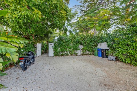 Купить земельный участок в Форт-Лодердейл, Флорида № 2025309 - фото 8