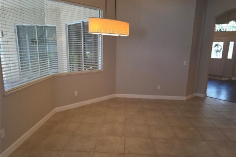 House in Auburndale, Florida 4 bedrooms, 263.29 sq.m. № 2378153 - photo 5