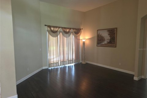 House in Auburndale, Florida 4 bedrooms, 263.29 sq.m. № 2378153 - photo 9