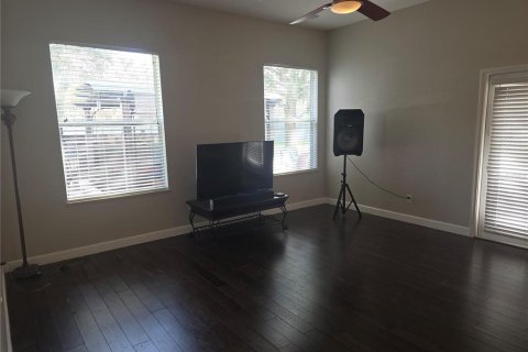 House in Auburndale, Florida 4 bedrooms, 263.29 sq.m. № 2378153 - photo 10