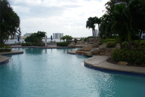 Condo in Aventura, Florida, 2 bedrooms  № 2076664 - photo 8