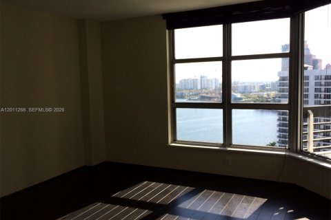 Condo in Aventura, Florida, 2 bedrooms  № 2076664 - photo 2