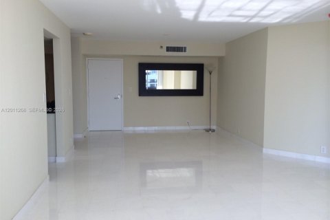 Condo in Aventura, Florida, 2 bedrooms  № 2076664 - photo 5
