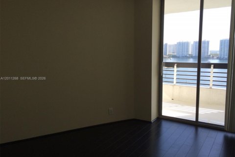 Condo in Aventura, Florida, 2 bedrooms  № 2076664 - photo 3