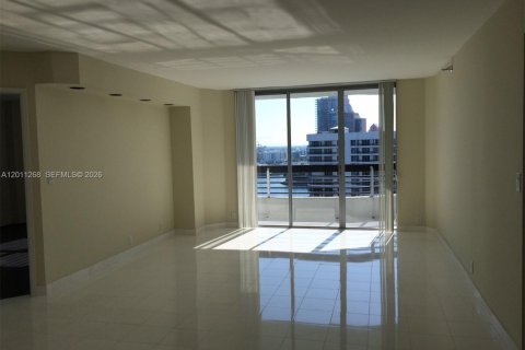 Condo in Aventura, Florida, 2 bedrooms  № 2076664 - photo 7
