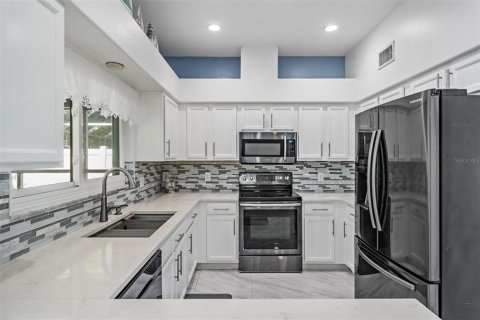 Villa ou maison à louer à Oldsmar, Floride: 3 chambres, 225.1 m2 № 2389427 - photo 10