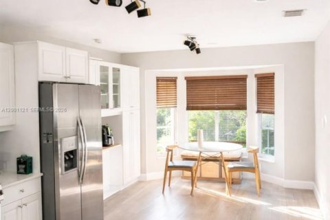 House in Hollywood, Florida 3 bedrooms, 178.28 sq.m. № 2065368 - photo 16