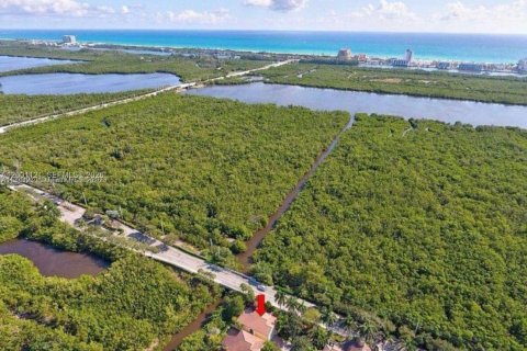 House in Hollywood, Florida 3 bedrooms, 178.28 sq.m. № 2065368 - photo 27