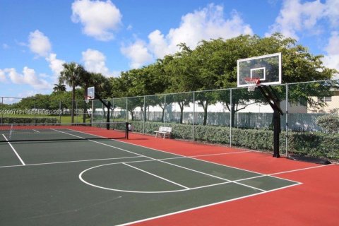 House in Hollywood, Florida 3 bedrooms, 178.28 sq.m. № 2065368 - photo 28