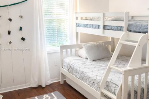 House in Hollywood, Florida 3 bedrooms, 178.28 sq.m. № 2065368 - photo 9