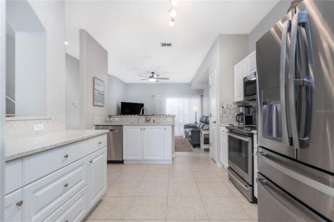 Touwnhouse à vendre à New Smyrna Beach, Floride: 2 chambres, 169.45 m2 № 2430610 - photo 11