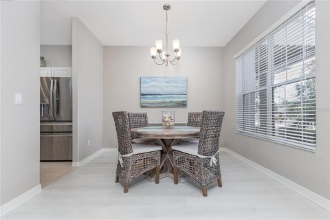 Touwnhouse à vendre à New Smyrna Beach, Floride: 2 chambres, 169.45 m2 № 2430610 - photo 13