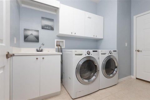 Touwnhouse à vendre à New Smyrna Beach, Floride: 2 chambres, 169.45 m2 № 2430610 - photo 27