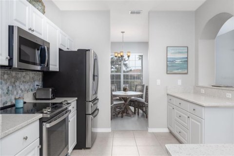 Touwnhouse à vendre à New Smyrna Beach, Floride: 2 chambres, 169.45 m2 № 2430610 - photo 12