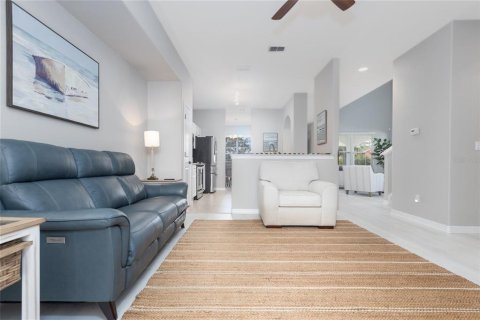 Touwnhouse à vendre à New Smyrna Beach, Floride: 2 chambres, 169.45 m2 № 2430610 - photo 15