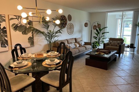 Copropriété à louer à Boca Raton, Floride: 2 chambres, 97.55 m2 № 1929517 - photo 1