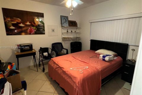 Condo in Hialeah, Florida, 2 bedrooms  № 1868761 - photo 8