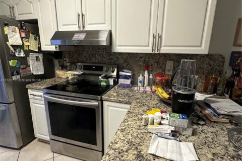 Condo in Hialeah, Florida, 2 bedrooms  № 1868761 - photo 5