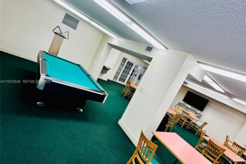 Copropriété à louer à Hallandale Beach, Floride: 1 chambre, 81.29 m2 № 1982150 - photo 15