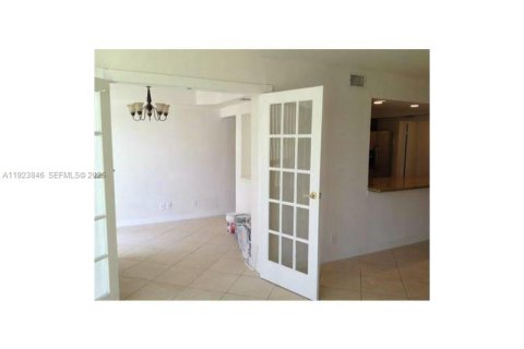 Condo à Hallandale Beach, Floride, 1 chambre  № 1982150
