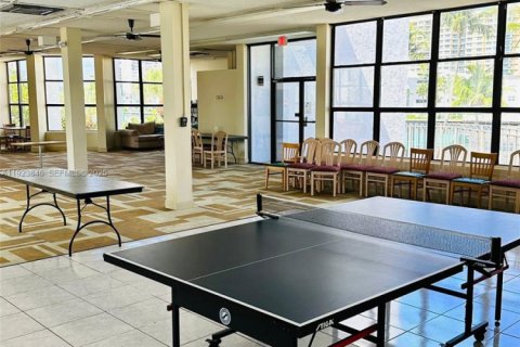 Copropriété à louer à Hallandale Beach, Floride: 1 chambre, 81.29 m2 № 1982150 - photo 14