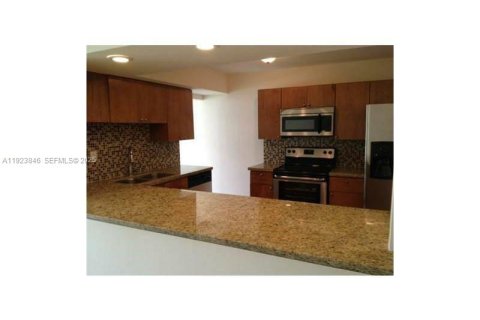 Copropriété à louer à Hallandale Beach, Floride: 1 chambre, 81.29 m2 № 1982150 - photo 2