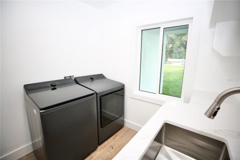 House in Clearwater, Florida 4 bedrooms, 201.97 sq.m. № 2199915 - photo 19