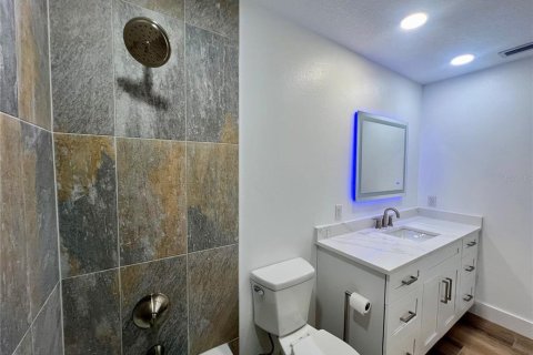 House in Clearwater, Florida 4 bedrooms, 201.97 sq.m. № 2199915 - photo 28
