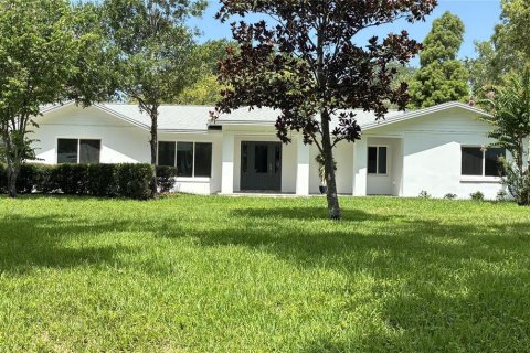 House in Clearwater, Florida 4 bedrooms, 201.97 sq.m. № 2199915 - photo 2