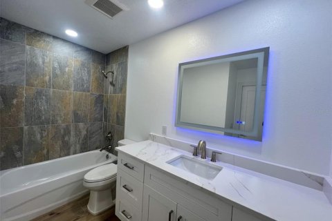 House in Clearwater, Florida 4 bedrooms, 201.97 sq.m. № 2199915 - photo 29