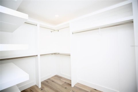 House in Clearwater, Florida 4 bedrooms, 201.97 sq.m. № 2199915 - photo 23