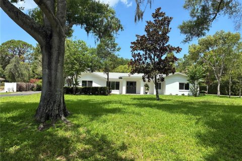 House in Clearwater, Florida 4 bedrooms, 201.97 sq.m. № 2199915