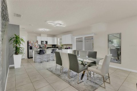 Villa ou maison à vendre à Davenport, Floride: 5 chambres, 224.45 m2 № 1844962 - photo 8