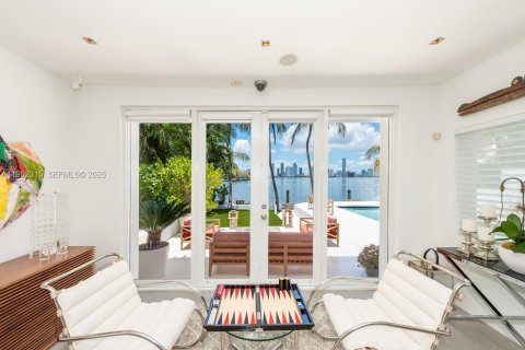 Купить виллу или дом в Майами-Бич, Флорида 3 спальни, 295.24м2, № 2019345 - фото 12