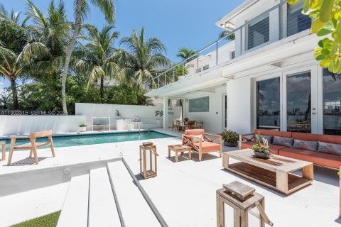 Купить виллу или дом в Майами-Бич, Флорида 3 спальни, 295.24м2, № 2019345 - фото 17