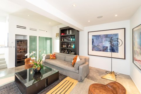 Купить виллу или дом в Майами-Бич, Флорида 3 спальни, 295.24м2, № 2019345 - фото 28