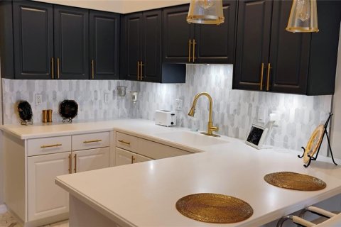 House in New Port Richey, Florida 2 bedrooms, 131.36 sq.m. № 1568116 - photo 10