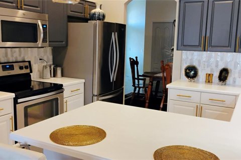 House in New Port Richey, Florida 2 bedrooms, 131.36 sq.m. № 1568116 - photo 7